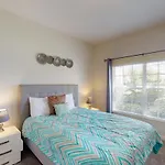 Lake View Townhouse